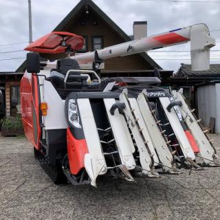 5条刈の75馬力クボタコンバインDR575 モンロー4Mです。