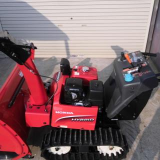 除雪機 ホンダHSM1390I　ハイブリッド　オーガローリング。　