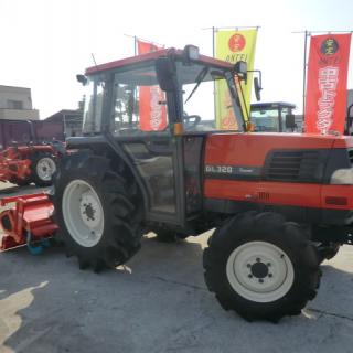 トラクター クボタGL320 4駆 32馬力 キャビン付