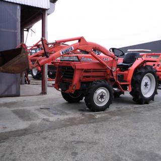 トラクター クボタ L1-215 21馬力 フロントローダー付き