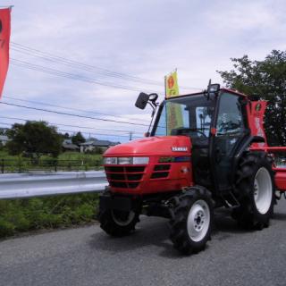 トラクター ヤンマーAF330 4駆 30馬力 キャビン付き