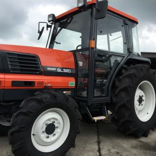 安価格３２馬力クボタトラクターGL320エアコンキャビンです。