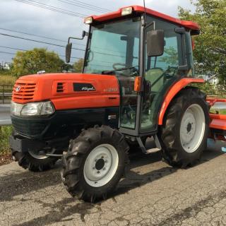 整備済みクボタトラクターKL310Hハイスピードキャビン付き。