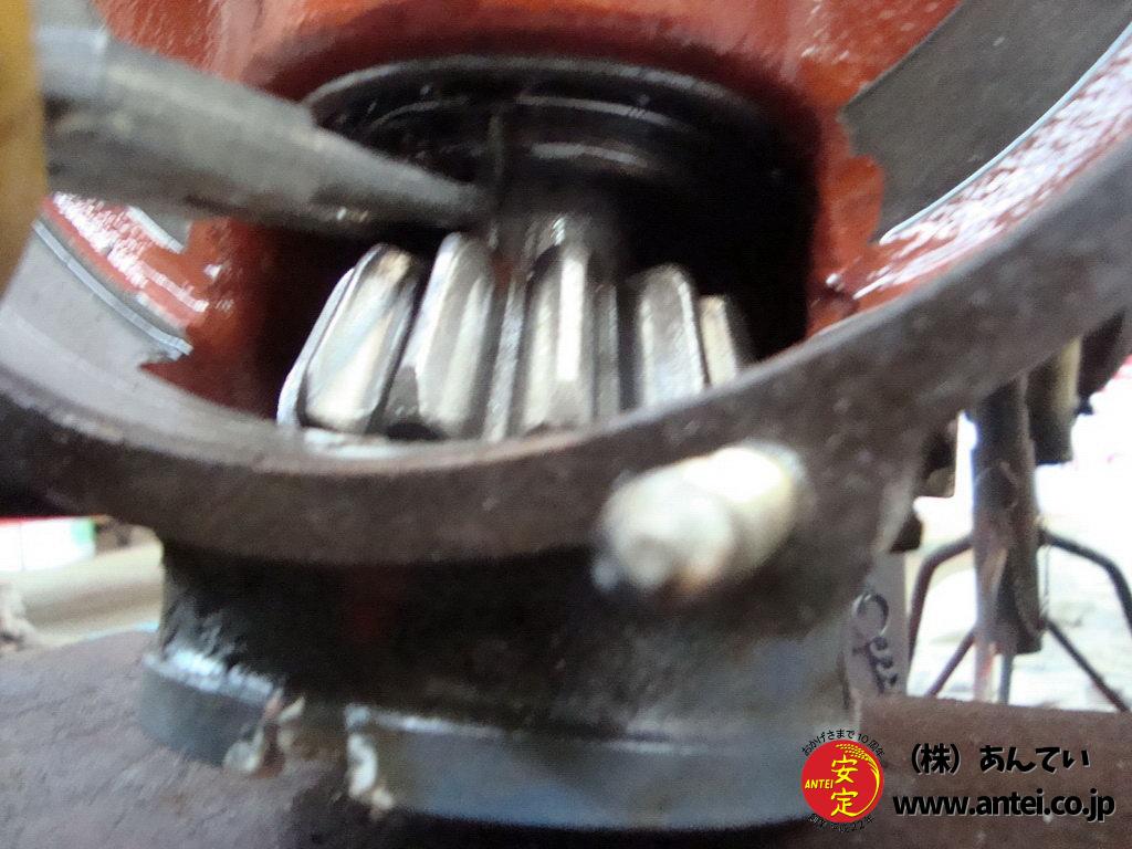 ３９	車軸フランジのベアリング止めトメワを取り付けて完成。後は車軸フランジを組み付けてOK