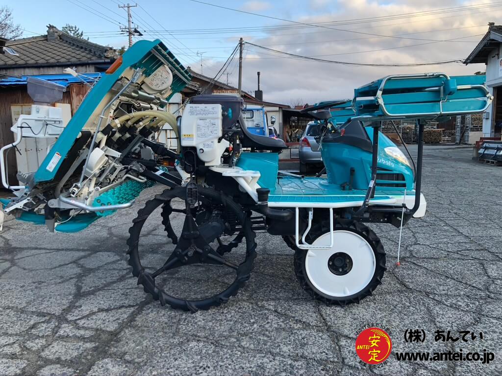 6条植クボタ田植機ZP67キレイ。 ⚙ 中古農機具専門店 - (株) あんてい