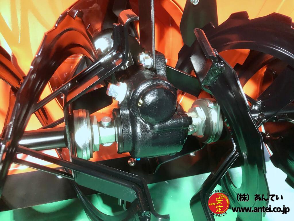新品10馬力クボタ除雪機SLA-1070STサイレントエディション 和同 新品10馬力クボタ除雪機SLA-1070STサイレントエディション 和同