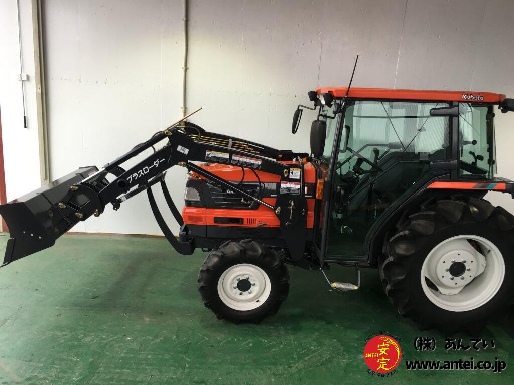 フロントローダー付きクボタトラクターGL321ンキャビン整備済み