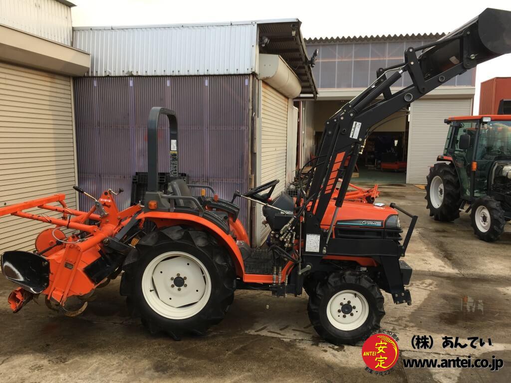 20馬力クボタトラクターGB200フロントローダー付き。 ⚙ 中古農機具 