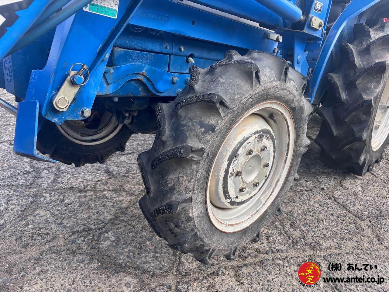 中古 23馬力イセキトラクターTL2300 フロントローダー付 ⚙ 中古農機具