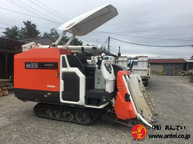 3条刈クボタコンバインAR326近場で最近まで使っていました