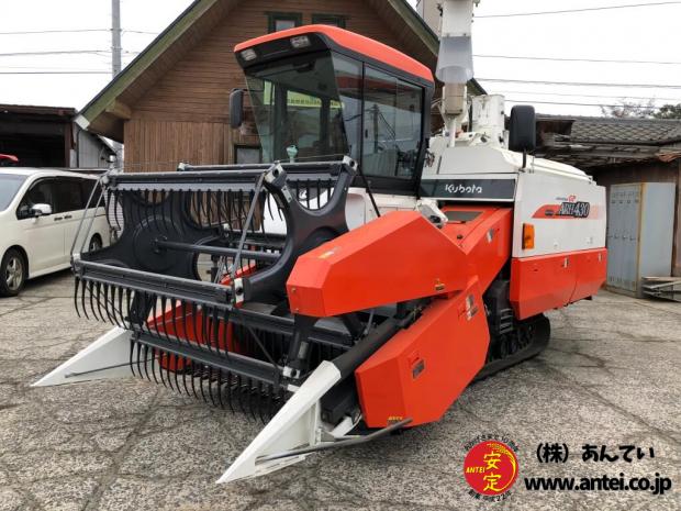 大豆クボタコンバインARH430エアコンキャビン付きです。