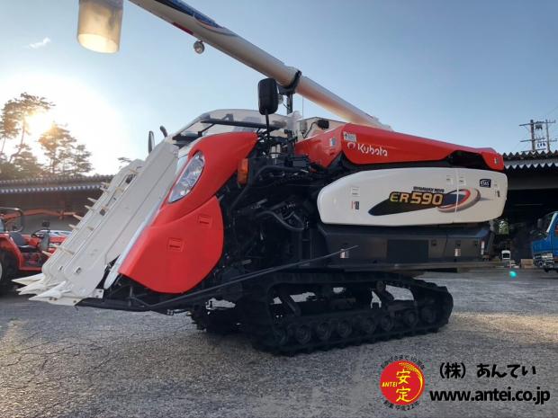 新型5条刈クボタコンバインER590-SD4MWで90馬力です。