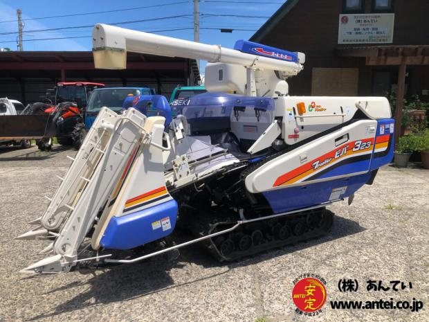 3条刈23馬力イセキコンバインHVG323Gデバイダ付き。