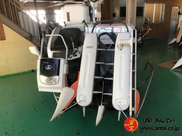 2条刈の16馬力クボタコンバインAR216バンバン１８０時間。