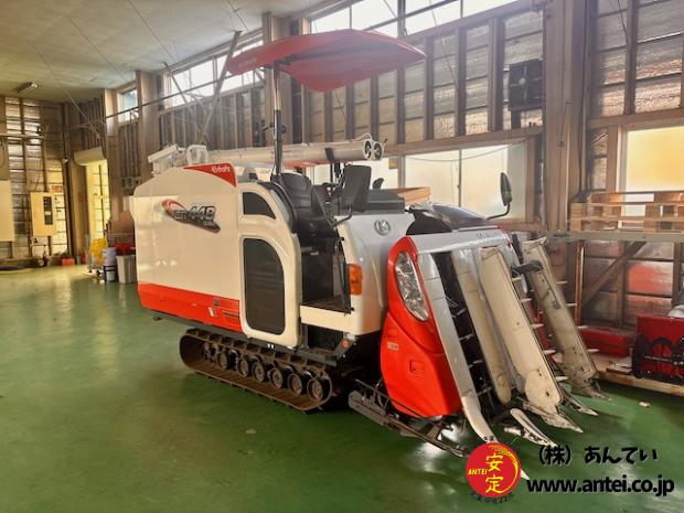 現行モデル35時間だけ　4条刈り 38馬力 クボタコンバインER438N モンロー付き　デバイダー付　時間数少ない