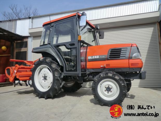 トラクター クボタ GL240 4駆 24馬力 キャビン付き