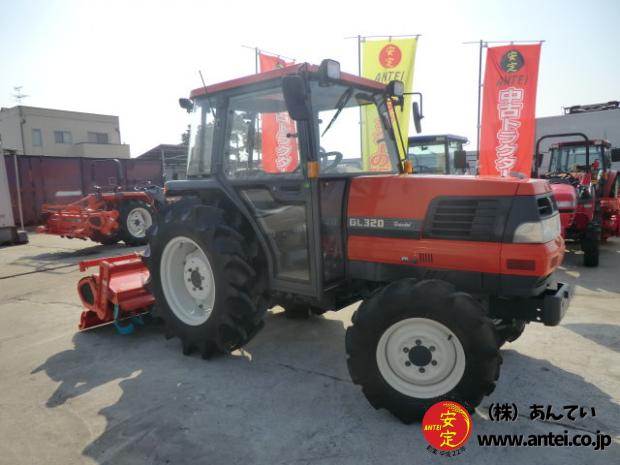 トラクター クボタGL320 4駆 32馬力 キャビン付