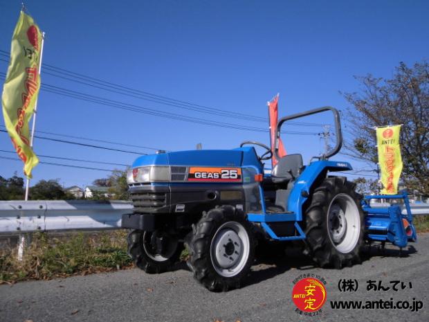 トラクター イセキTG25 4駆 25馬力 安全フレーム付