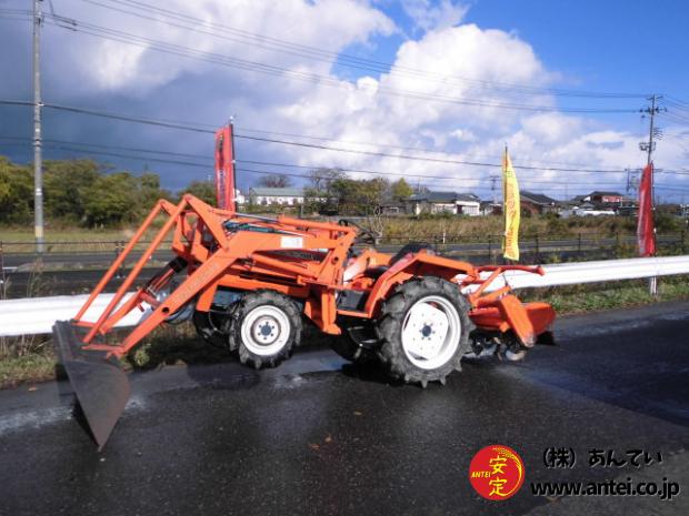 トラクター クボタL1-225 22馬力 フロントローダー付き