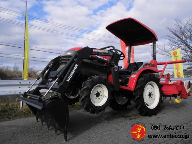 トラクター ヤンマーAF17 4駆 17馬力 フロントローダー付き