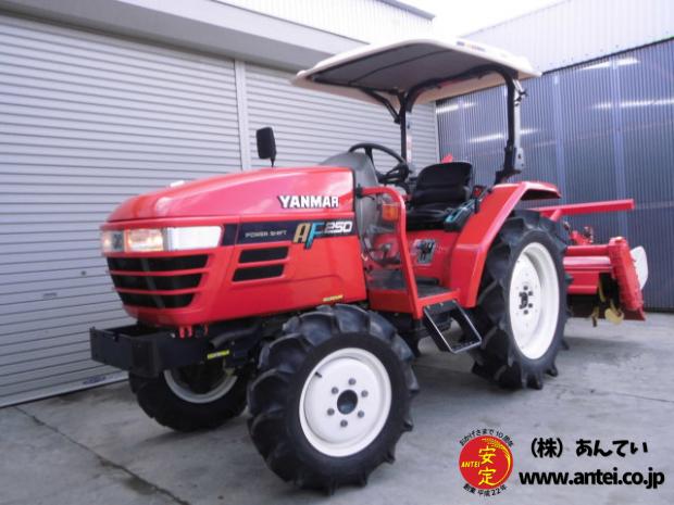 トラクター ヤンマー AF250 4駆 25馬力 204時間 屋根付き