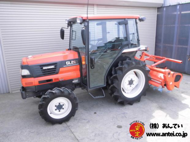 トラクター クボタ GL261 4駆動 27馬力 キャビン付き