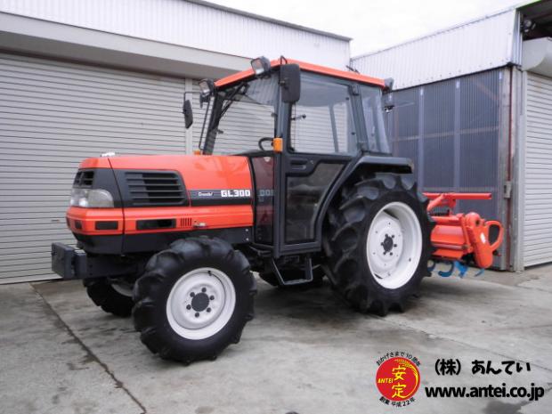 トラクター クボタGL300 4駆 30馬力 キャビン付き