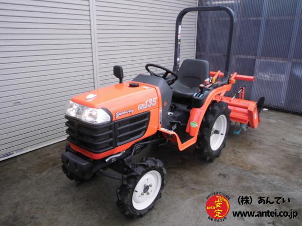 小型トラクタークボタGB135 13馬力 47時間 新品同様！