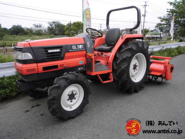中古クボタトラクターGL321 33馬力RL180GSロートリー付き。