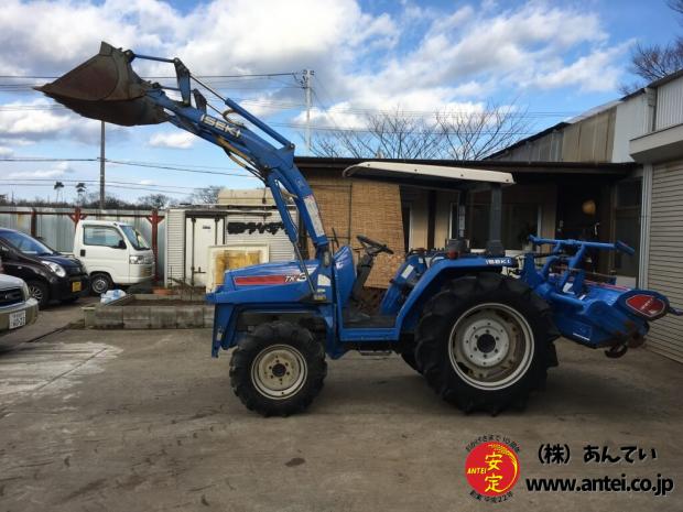 33馬力イセキトラクターTK33フロントローダー付き。