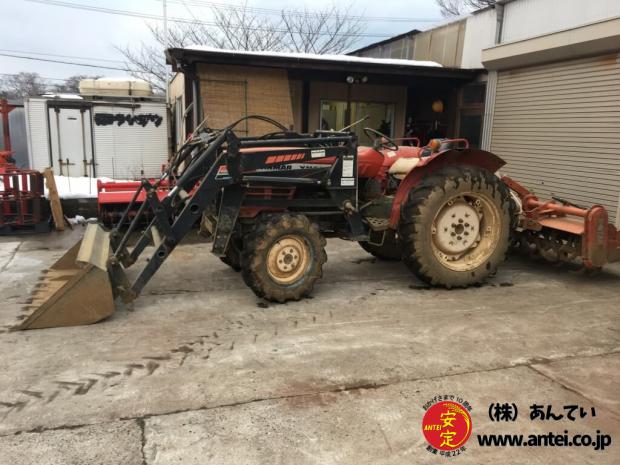 中古ヤンマートラクターYM3110Dフロントローダー付き。