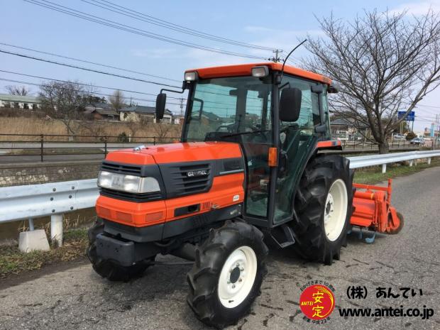 クボタトラクターGL321エアコンキャビンUシフト。