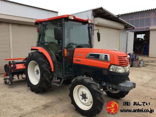 41馬力トラクタークボタKL410Hハイスピードエアコンキャビン。