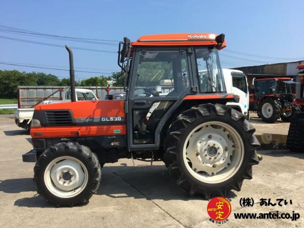 53馬力キャビン付きクボタトラクターGL530Q