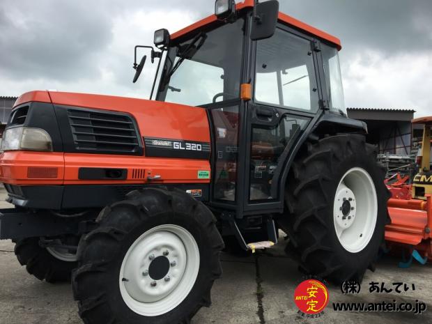 安価格３２馬力クボタトラクターGL320エアコンキャビンです。
