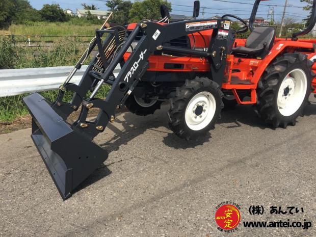 安価格26馬力クボタトラクターGL260プラスローダー付き整備済みです。