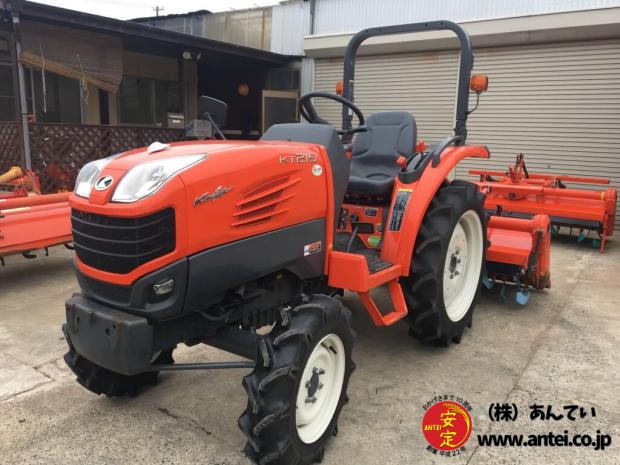 21馬力新型クボタトラクターKT215大人気ですよ。
