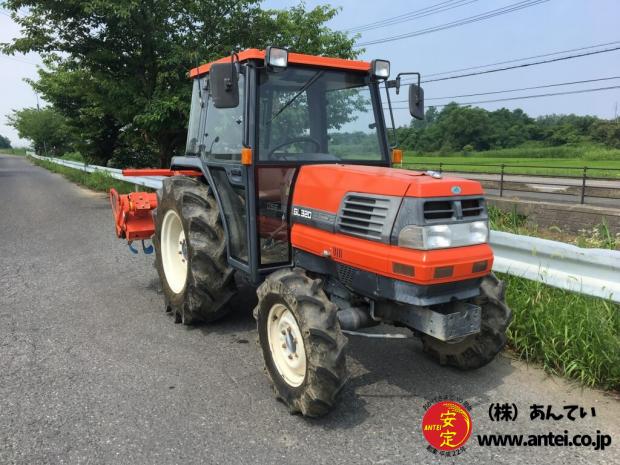  格安クボタトラクター32馬力GL320Qエアコンキャビン。