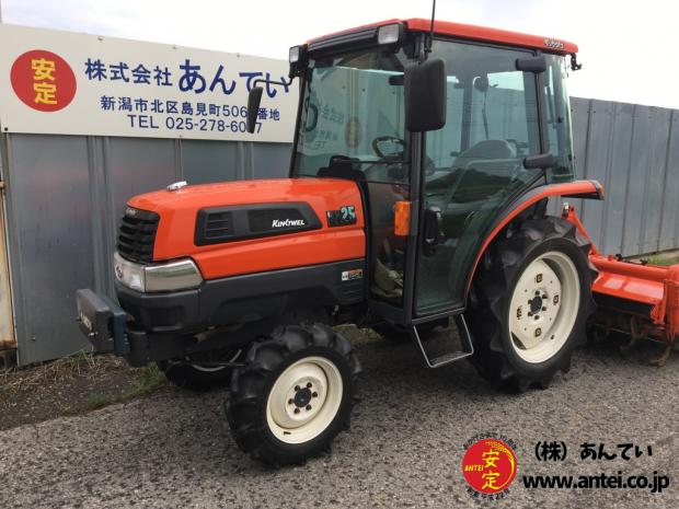 25馬力キャビン付きクボタトラクターKL25Qバンバン。