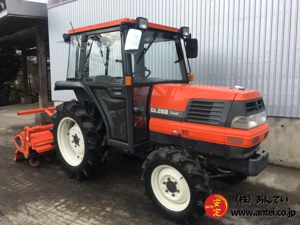 26馬力クボタトラクターGL260QロータリーRL6Gです。