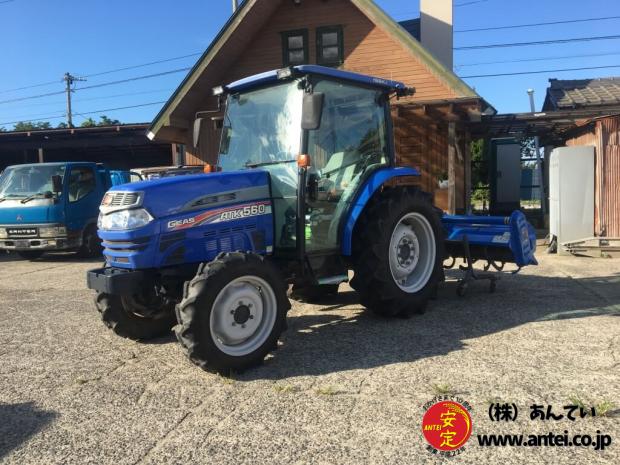56馬力バンバン青いトラクターイセキATK560です