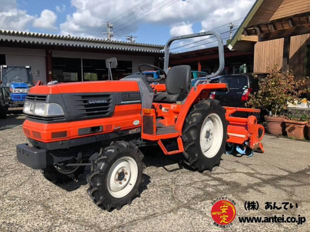 23馬力クボタトラクターGL221サイドロータリー付き