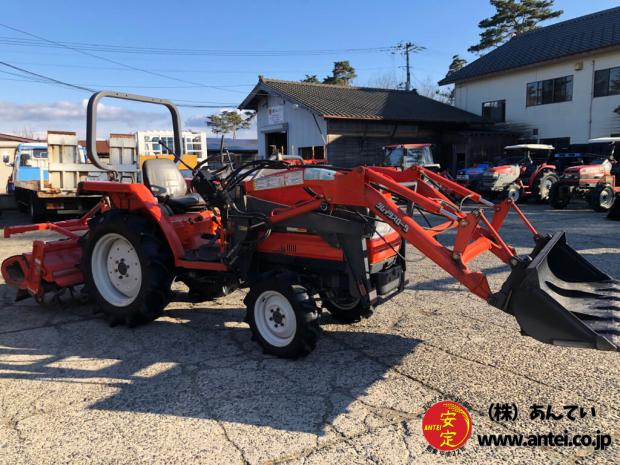 22馬力クボタトラクターGL220フロントローダー付き
