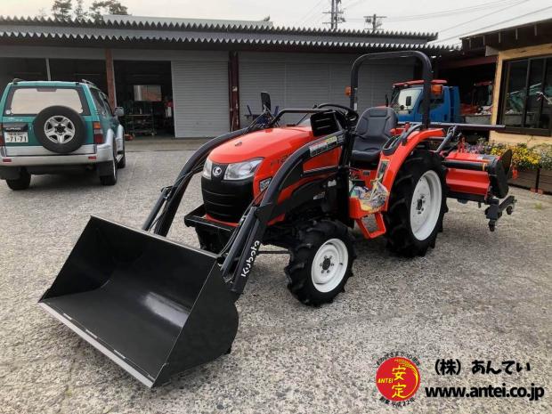 23馬力クボタトラクターFT23フロントローダー付
